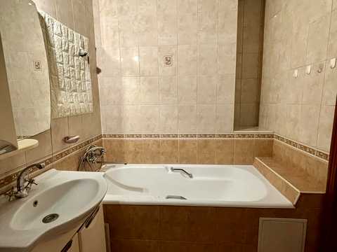 квартира за адресою Драгоманова вул., 31-Б