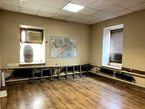 комерційна за адресою Кропивницький, Миколи Садовського вул., 60