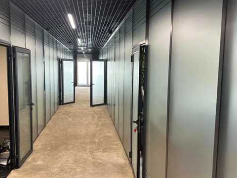 комерційна за адресою Товарна вул., 1