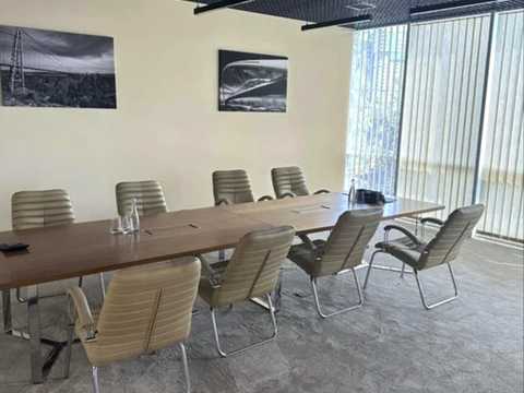 комерційна за адресою Товарна вул., 1
