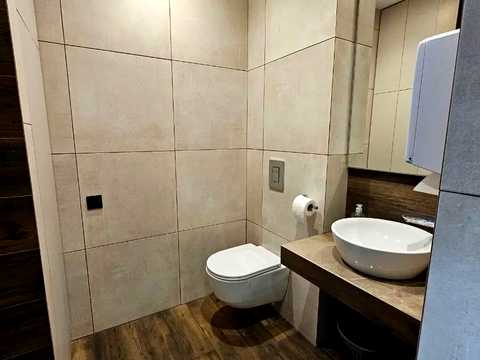 комерційна за адресою Зарічна вул., 4 к2