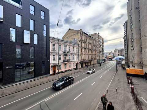 комерційна за адресою Михайлівська вул., 7