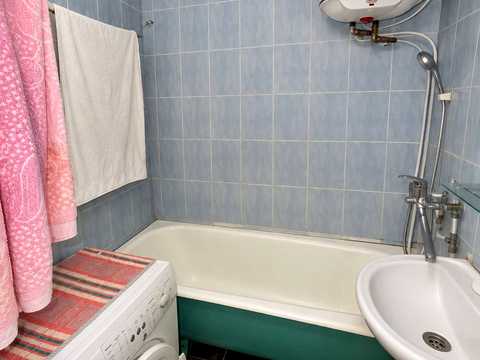 квартира за адресою Романа Шухевича просп. (Генерала Ватутіна), 26