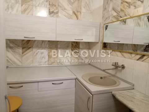 комерційна за адресою Велика Васильківська вул. (Червоноармійська), 32-А