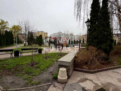 комерційна за адресою Костянтинівська вул., 32-Б