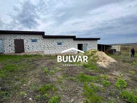 комерційна за адресою Шкільна вул. (Леніна), 1