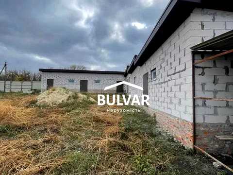комерційна за адресою Шкільна вул. (Леніна), 1