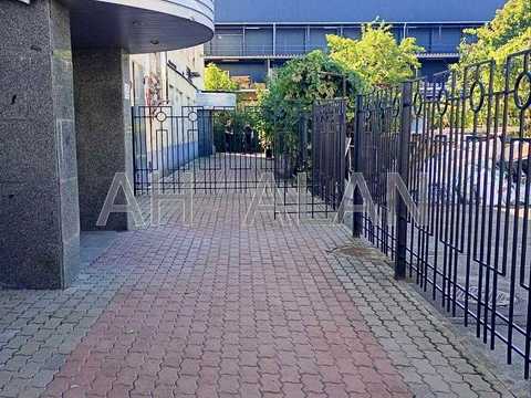 комерційна за адресою Київ, Лебединська вул., 6