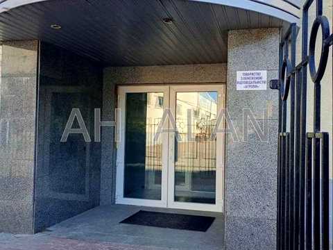 комерційна за адресою Київ, Лебединська вул., 6