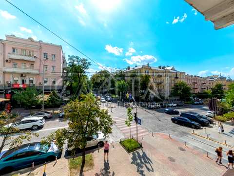 коммерческая по адресу Богдана Хмельницкого ул., 32
