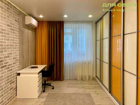 квартира за адресою Київ, Академіка Лебедєва вул., 1