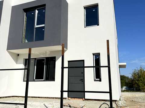 будинок за адресою с. Крихівці, Садова, 40