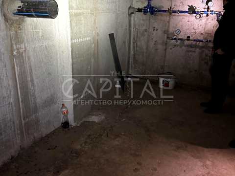 комерційна за адресою Мостицька вул., 4