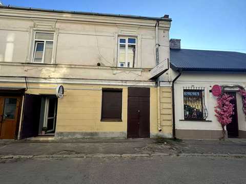 коммерческая по адресу Вечевая пл., 17