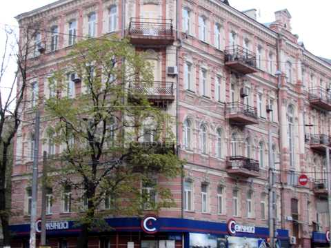 комерційна за адресою Саксаганського вул., 84-86