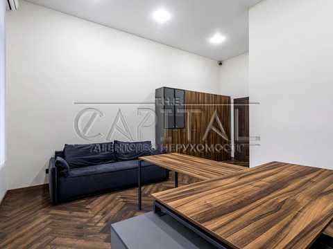 комерційна за адресою Саксаганського вул., 84-86