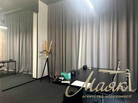 комерційна за адресою Антоновича вул. (Горького), 74