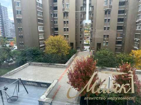 комерційна за адресою Антоновича вул. (Горького), 74