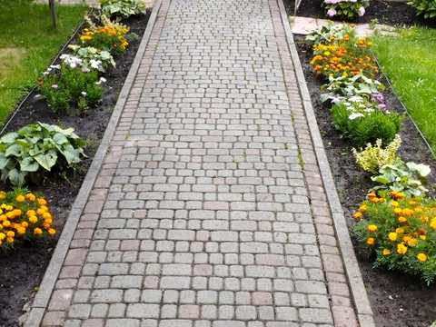 дом по адресу Незалежності України ул.