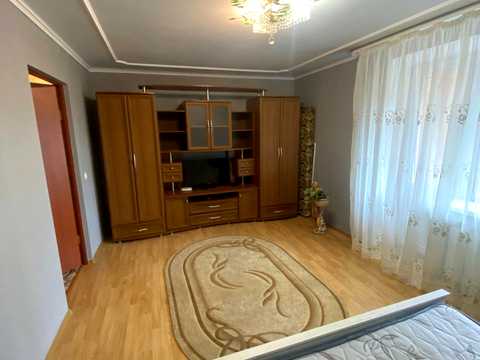 квартира за адресою Радехів, Сонячна вул., 3