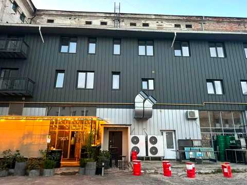 комерційна за адресою Героїв УПА вул., 73-В