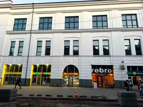 комерційна за адресою Героїв УПА вул., 73-В