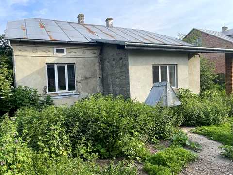 будинок за адресою Небесної Сотні, 49