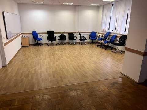 комерційна за адресою Ризька вул., 12