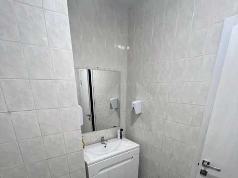комерційна за адресою Ризька вул., 12