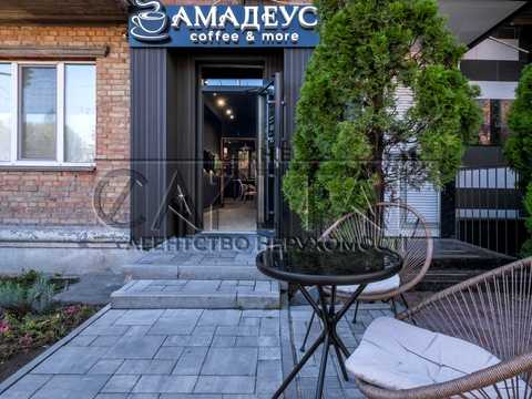 коммерческая по адресу Леси Украинки бульв., 1
