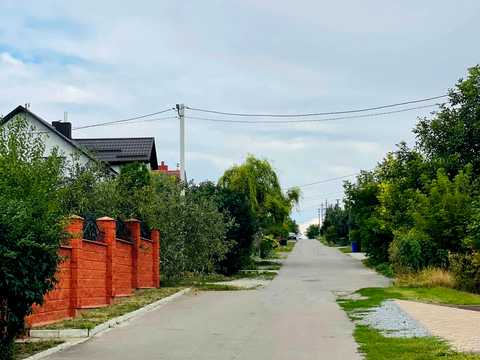 участок по адресу Ривненская ул.