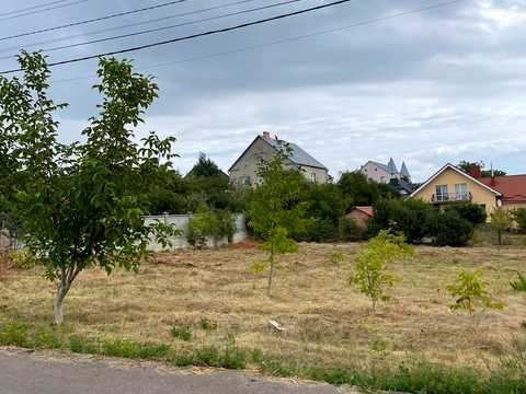 участок по адресу Ривненская ул.