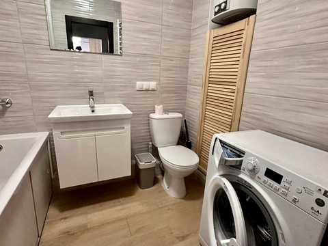 квартира за адресою Софії Русової вул., 7-А