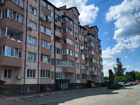квартира за адресою Вишнева вул., 1