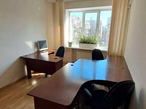 комерційна за адресою Шовковична вул., 7-А