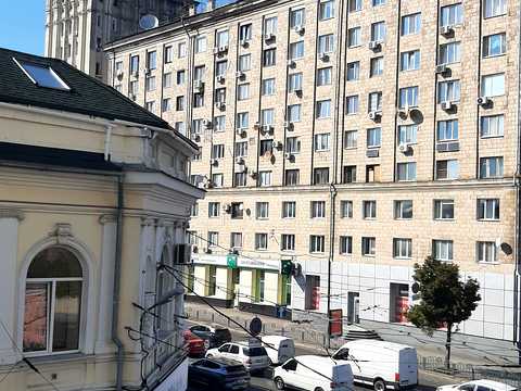 квартира за адресою Кооперативна вул., 13/2