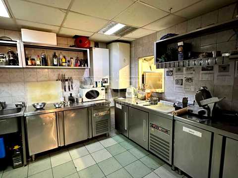 комерційна за адресою Лесі Українки бульв., 2