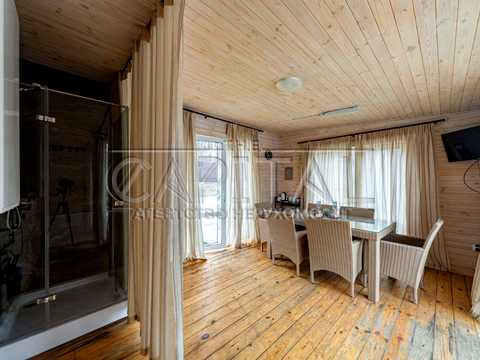 коммерческая по адресу Шкільна ул., 1