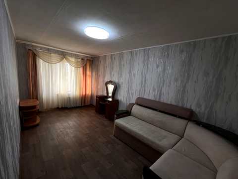 квартира за адресою Соборності вул. (Жовтнева), 74