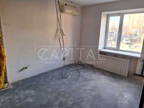 комерційна за адресою Борщагівська вул., 145