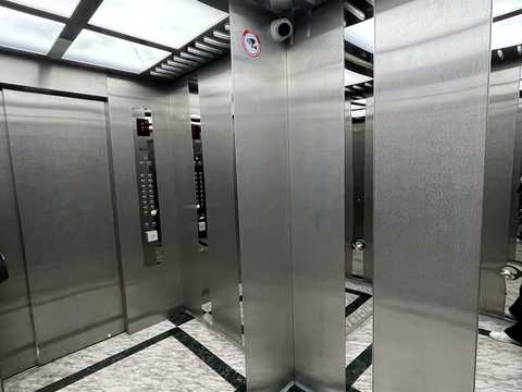 квартира по адресу Любомира Гузара просп. (Космонавта Комарова), 11