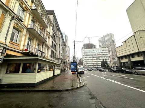 комерційна за адресою Київ, Жилянська вул., 7