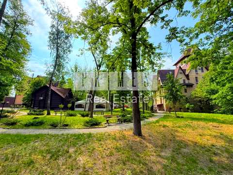 коммерческая по адресу Берестейське шоссе (Брест-Литовське), 8А