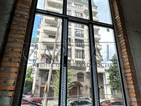 комерційна за адресою Щекавицька вул., 46