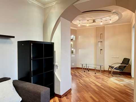 квартира за адресою Срібнокільська вул., 24