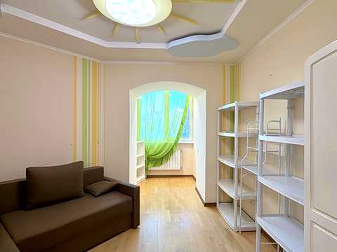 квартира за адресою Срібнокільська вул., 24