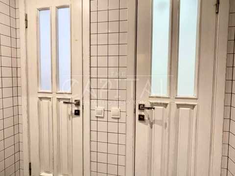 комерційна за адресою Мала Житомирська вул., 3/4