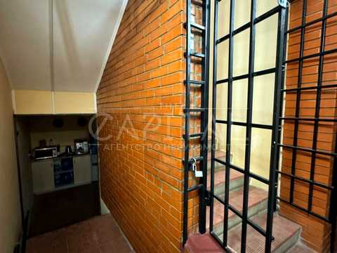 комерційна за адресою Малопідвальна вул., 6