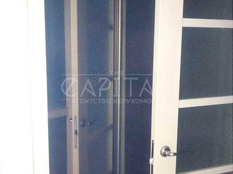 комерційна за адресою Анни Ахматової вул., 22
