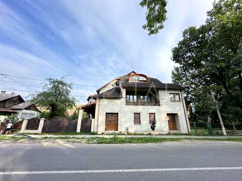 комерційна за адресою смт. Ясіня, миру, 43